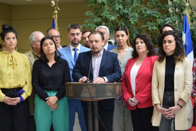 Bancadas oficialistas critican a la derecha por impedir lectura de informe sobre evasión tributaria