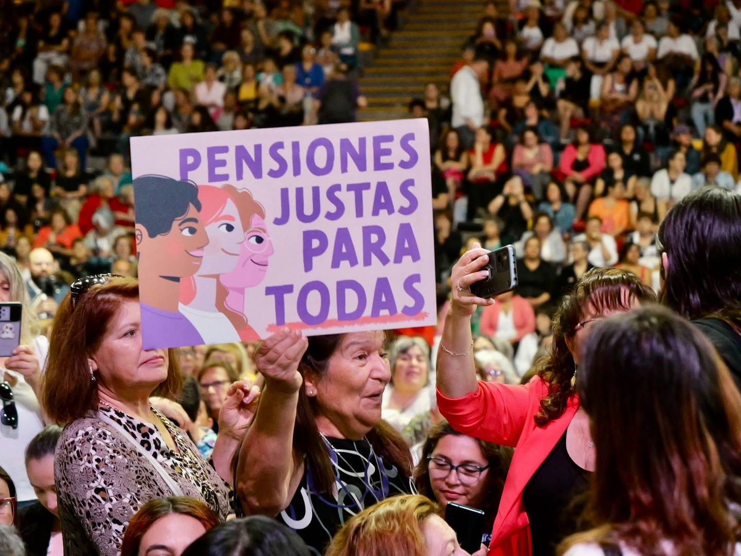 Daniela Serrano Asegura Que Reforma De Pensiones Permitirá Subir Las ...