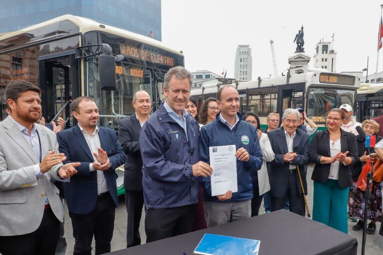 Ministro de Transportes anuncia licitación corta para recorridos nocturnos en región de Valparaíso