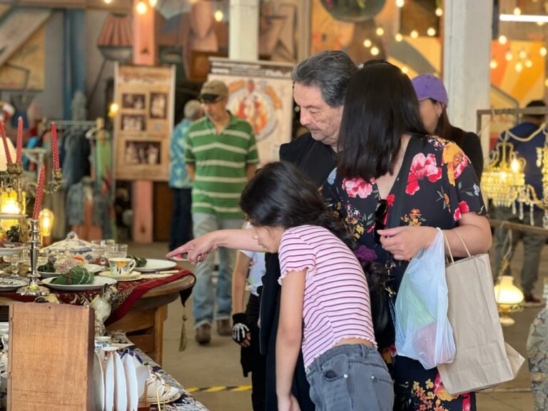 Vuelve RetroFest, la popular feria de anticuarios, arte y cultura este fin de semana en Persa Victor Manuel
