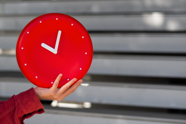 Domina el cambio de hora: Estrategias para optimizar tu descanso en otoño
