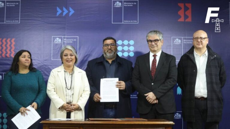 Gobierno y trabajadores lograron acuerdo en mejoras laborales y sociales