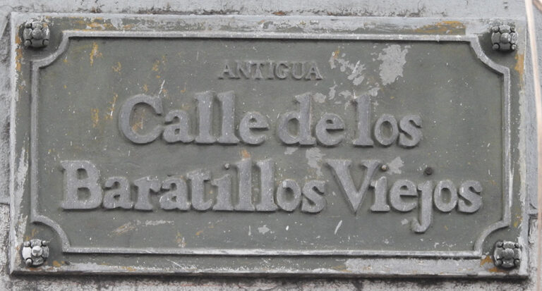 Académicos U. de Chile presentan mapa interactivo de placas con nombres antiguos de calles de Santiago
