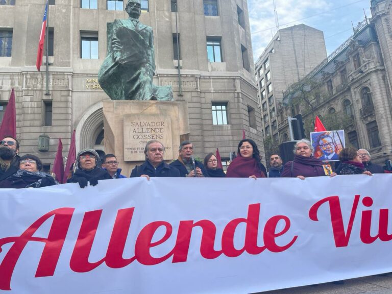 Homenaje a Salvador Allende en su natalicio: Partido Comunista se ratifica allendista y suma carta de Daniel Jadue