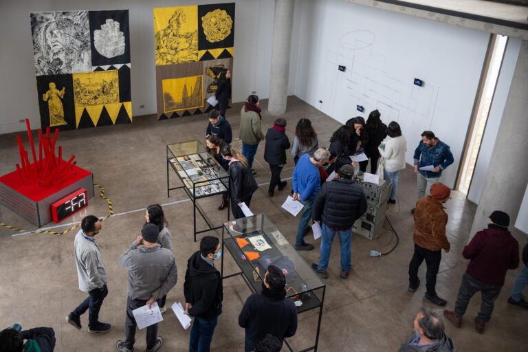 Exposición de arte reflexiona sobre la cultura del desastre en Chile