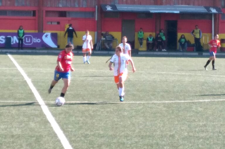 Camino la descenso de Cobresal Femenino