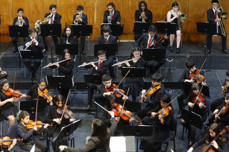 Atención jóvenes músicos: FOJI abre convocatoria 2025 para ser parte de la Orquesta Sinfónica Infantil Metropolitana