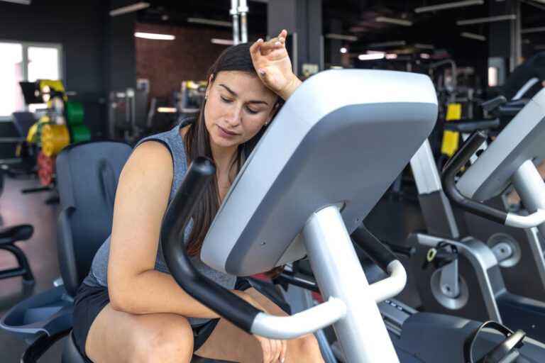 Temporada alta en gimnasios: El error más común de quienes empiezan a entrenar previo al verano