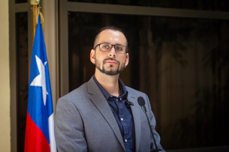Diputado Andrés Giordano solicita a Contraloría reconsiderar dictamen que afecta la estabilidad laboral de trabajadores públicos