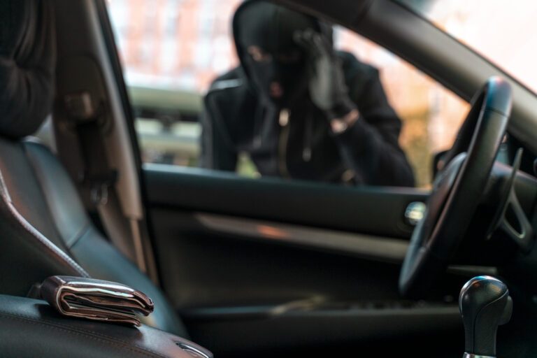 Percepción de inseguridad y cambio de hábitos: La nueva realidad de chilenos y chilenas