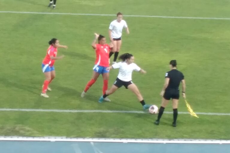 Chile femenino Adulta ganó en el último minuto a Uruguay
