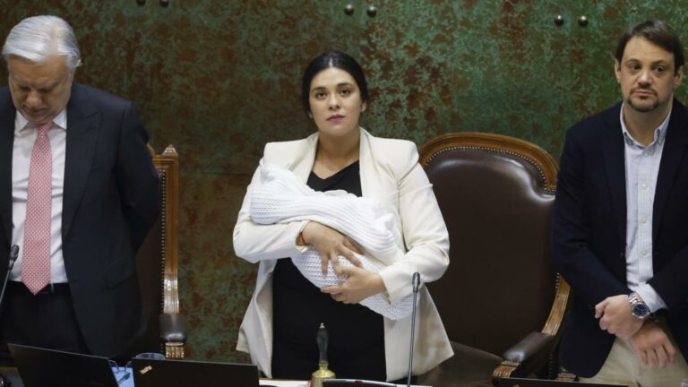 Séptimo Tribunal de Garantía de Santiago acoge cautela de garantías de defensa de la diputada Karol Cariola