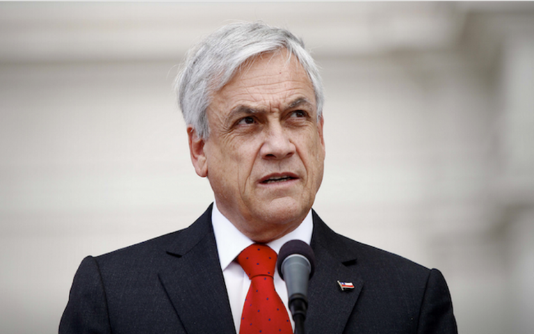 No al monumento a Piñera: Coordinadora de agrupaciones de DD.HH. entrega carta al Senado en rechazo al proyecto
