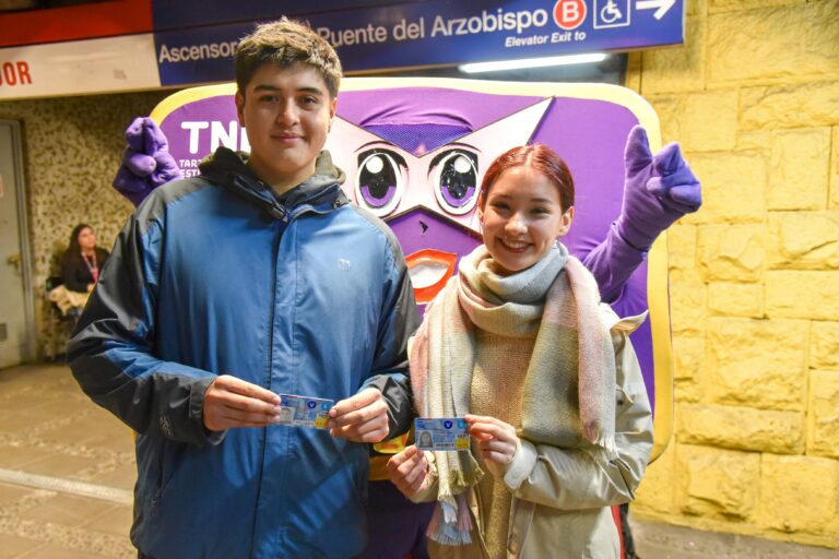 Autoridades de Educación y Transporte refuerzan llamado a revalidar la Tarjeta Nacional Estudiantil (TNE)