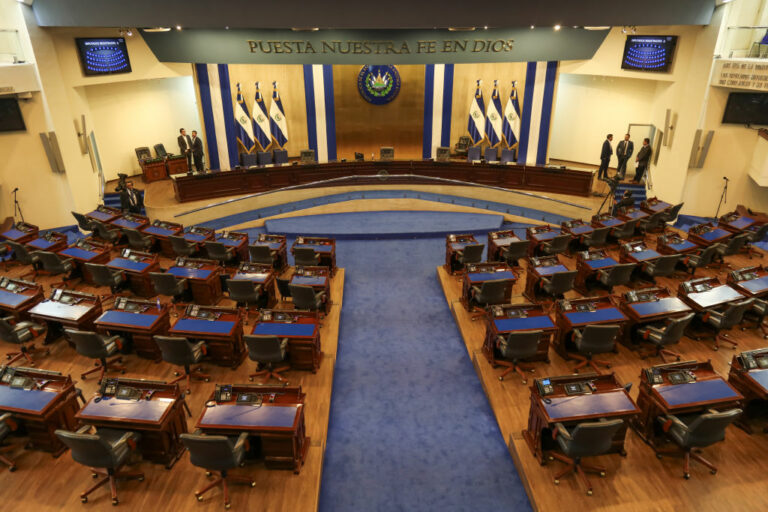 El Salvador profundiza el asedio a la sociedad civil