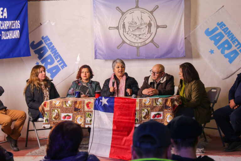 Jeannette Jara cierra gira por El Maule y Biobío: “Hice cosas concretas como ministra y en mi gobierno seguiremos avanzando”