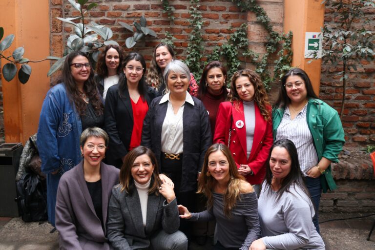 “Autonomía y derechos, sin retrocesos” el encuentro programatico de Jeannette Jara con dirigentas sociales