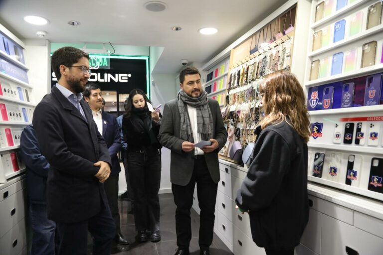 Malls y strip center estarán cerrados el domingo 29 y trabajadores y trabajadoras contarán con 3 horas para votar en las elecciones