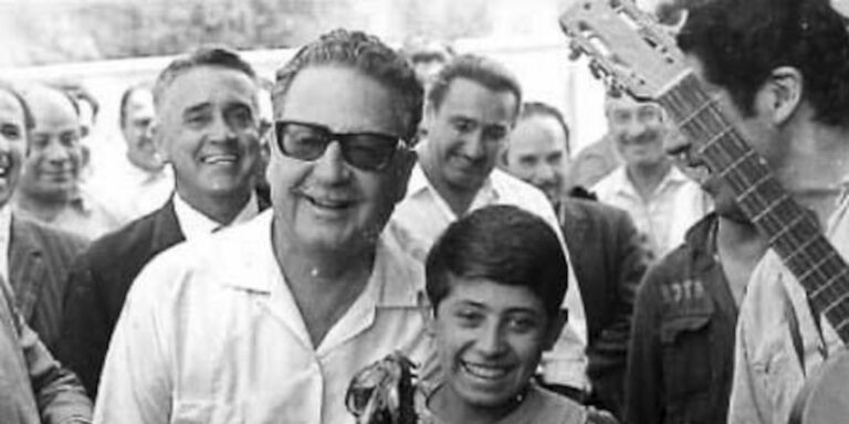 Salvador Allende: la paz de un pueblo es su dignidad