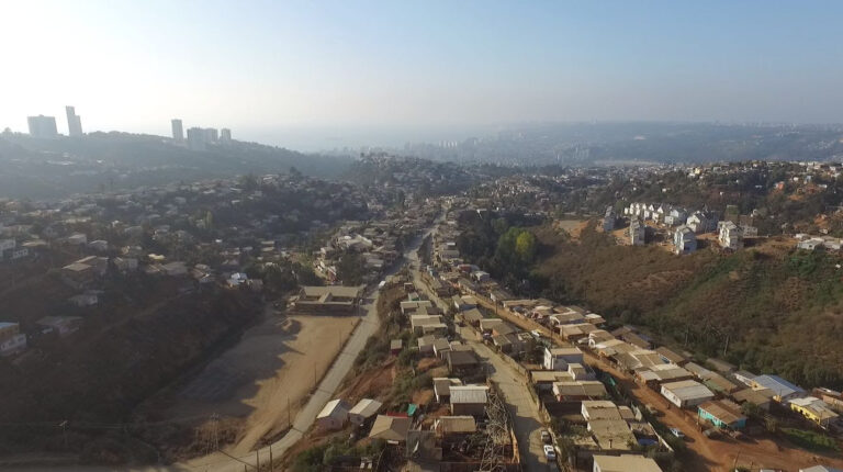 Hace 30 años que Valparaíso es la región con más campamentos   de todo el país