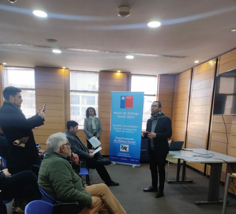 Sector transporte inaugura ciclo 2025 de las Mesas de Diálogo Social con llamado a una transición tecnológica inclusiva