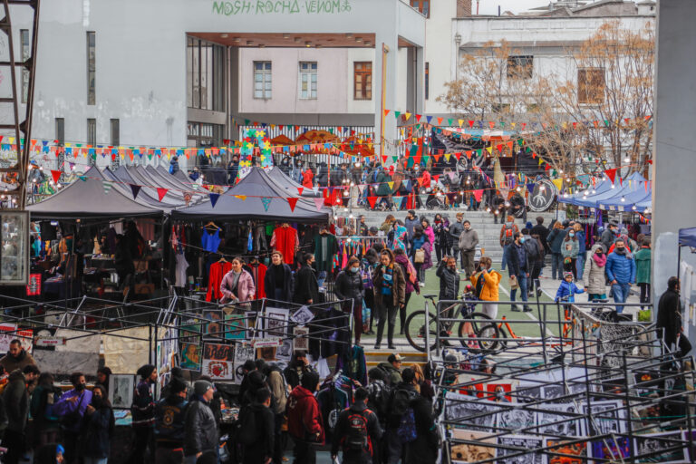 Kontrabando celebra 10 años con la 20ª Feria de Oficios y Artes Gráficas – Original Sur en Puente Alto
