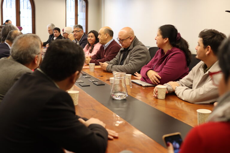 CUT entregó respaldo formal a la candidatura de Jeannette Jara y presenta sus propuestas programáticas