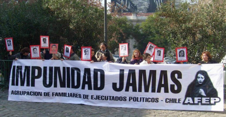 Afep rechaza incluir a criminales de lesa humanidad en proyecto de ley que provee cumplimiento alternativo a personas mayores.