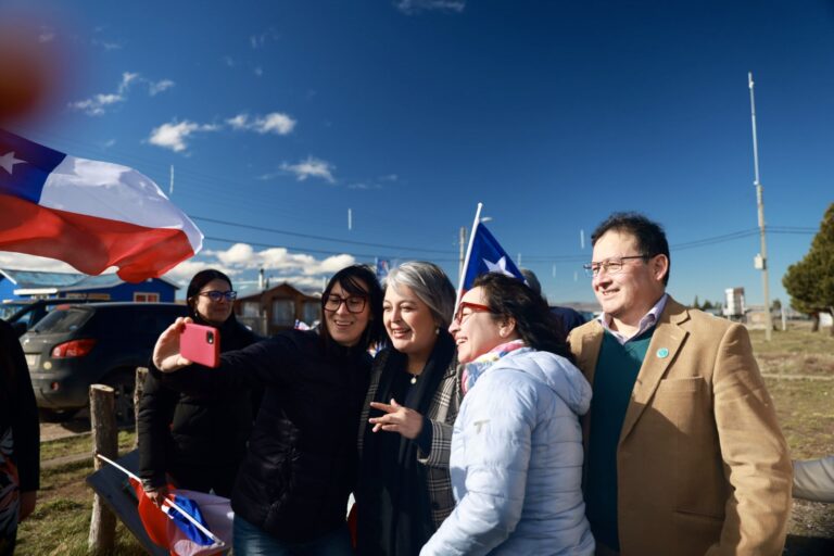 Jeannette Jara propone valor máximo de medicamentos esenciales y garantizar acceso gratuito a adultos mayores y enfermos crónicos