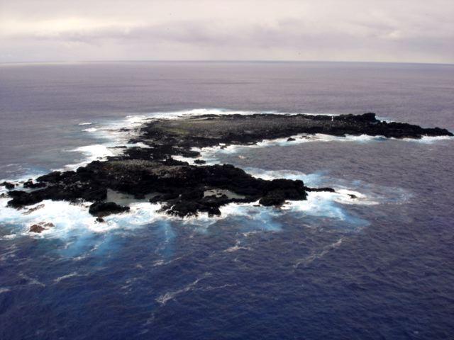 Comunidad Rapa Nui realiza expedición cultural y ambiental a Motu Motiro Hiva Rapa Nui, conocida como Isla Salas y Gómez