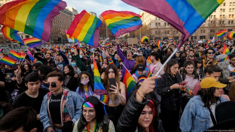 Marcha por el Orgullo Santiago Parade: ningún voto para quienes discriminan