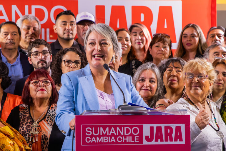 Jeannette Jara presenta plan “Alivio al Bolsillo” para apoyar a familias sobreendeudadas