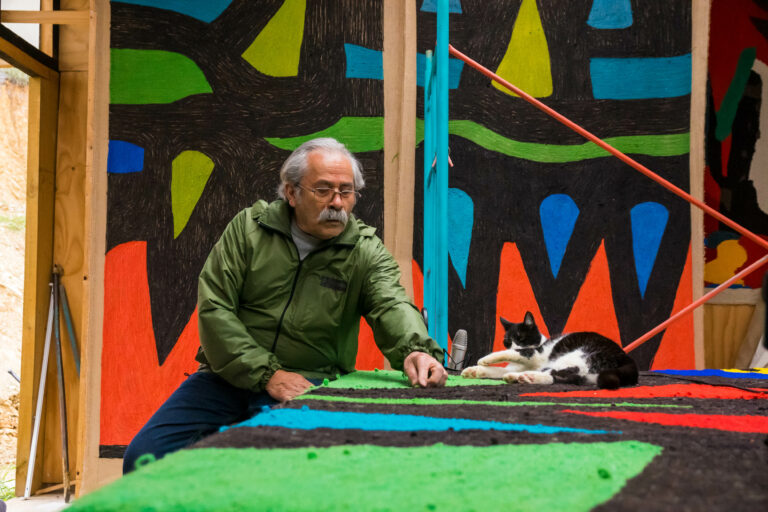 Exposición “Hebras y muros” de Alejandro Mono González