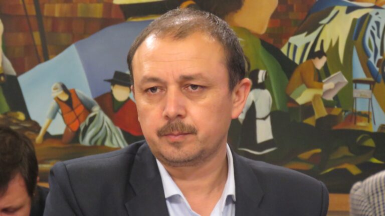 Diputado Cuello exige que Gobierno cumpla compromiso y tramite ley que hace obligatorio narcotest a conductores de micros