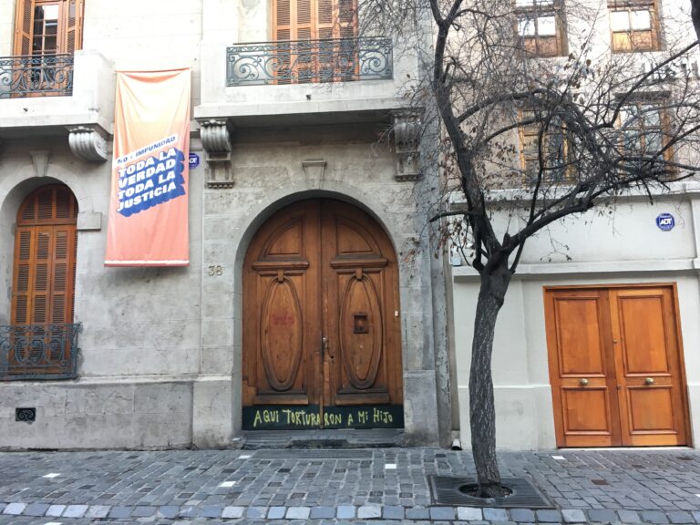 Por el derecho a tener derechos: A detener al candidato del continuismo de la dictadura