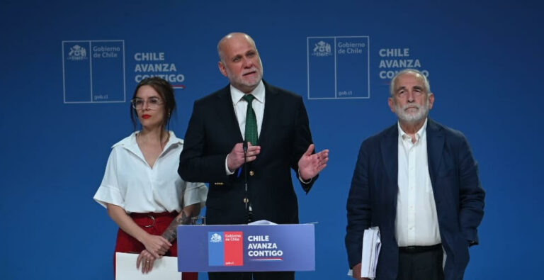 Gobierno anuncia proyecto habitacional para dar una solución definitiva y humanitaria al campamento de San Antonio