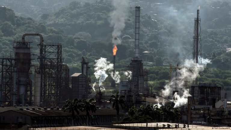 Global: Las infraestructuras de combustibles fósiles ponen en peligro los derechos de 2.000 millones de personas y ecosistemas críticos