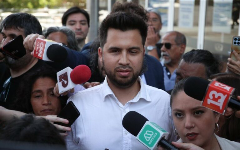 Ex coronel Crespo es absuelto penalmente en causa que cegó a Gustavo Gatica aunque se acredita que le disparó