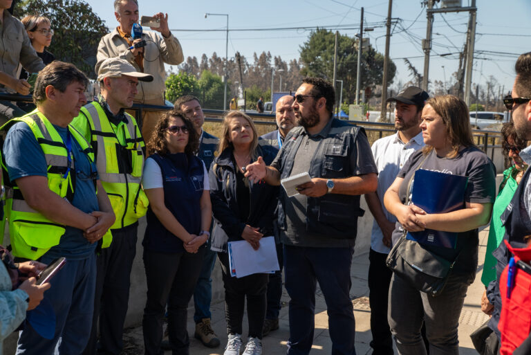 Ministro de Educación lideró coordinación para la reconstrucción de establecimientos destruidos por incendios forestales en la Región del Biobío