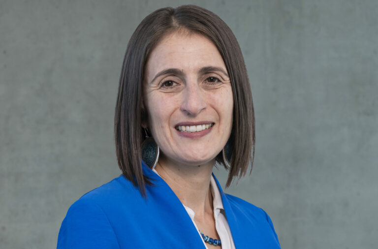 Más mujeres en STEM: Un desafío estratégico para el desarrollo sostenible del país