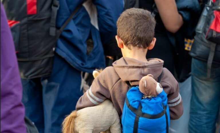 Defensoría de la Niñez advierte extensos tiempos en trámites migratorios de niños, niñas y adolescentes