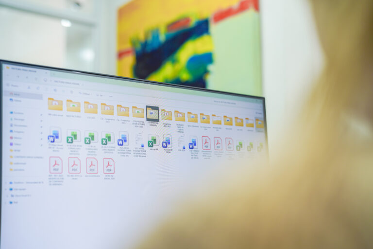 “Diógenes digital”: investigan cómo la acumulación de archivos afecta a estudiantes