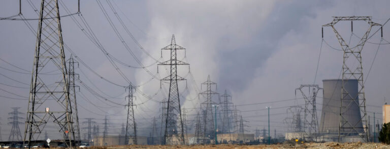 Estados Unidos/Irán: La advertencia de Trump que  atacará las centrales eléctricas de Irán constituye una amenaza de crímenes de guerra