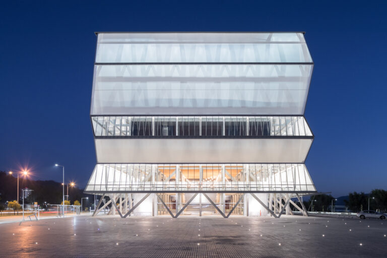 Smiljan Radic, arquitecto de Teatro Biobío, obtiene el Premio Pritzker 2026