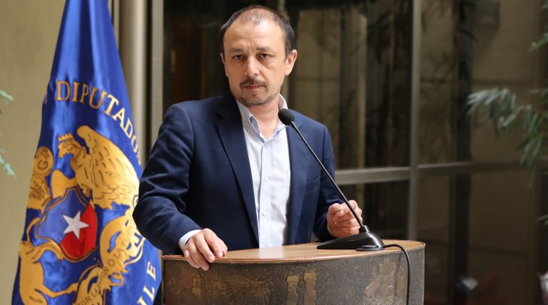 Diputado Cuello acusa conflicto de interés en el plan de reconstrucción: “Es impresentable que el primer beneficiado sea el Ministro del Interior”