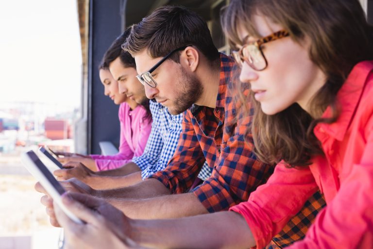 Buscan contribuir al desarrollo de la lectura crítica en entornos digitales