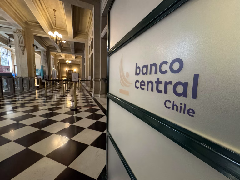 Banco Central eleva requerimiento de capital contracíclico y advierte riesgos para la estabilidad financiera global