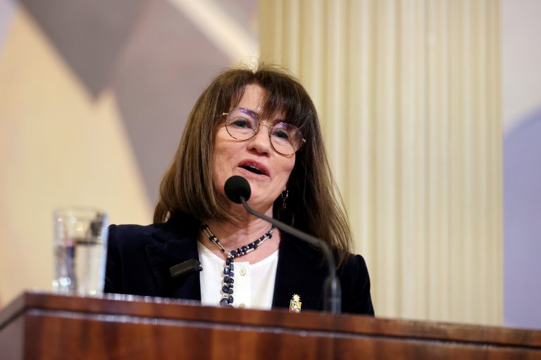 Profesora Alejandra Mizala será la nueva Rectora de la U. de Chile