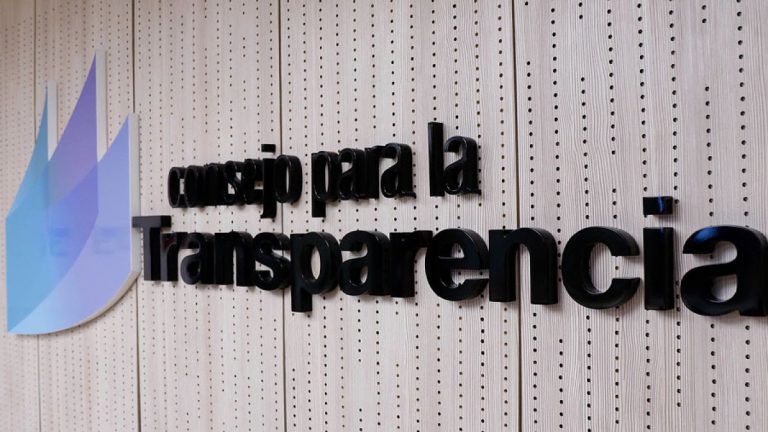 Informe internacional destaca al CPLT como pionero en la región por avanzar en transparencia en el uso de inteligencia artificial del Estado