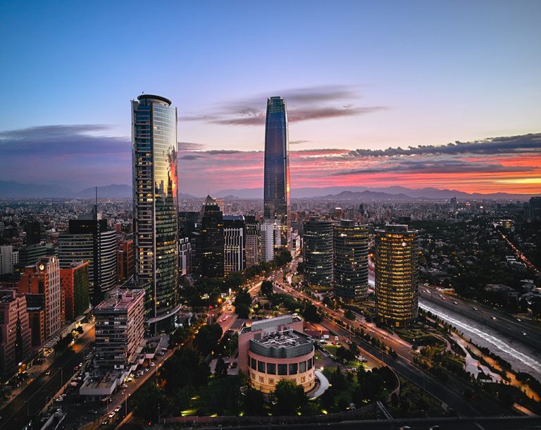 Estudio U. de Chile revela cómo viviendas y pensiones inciden en la desigualdad patrimonial